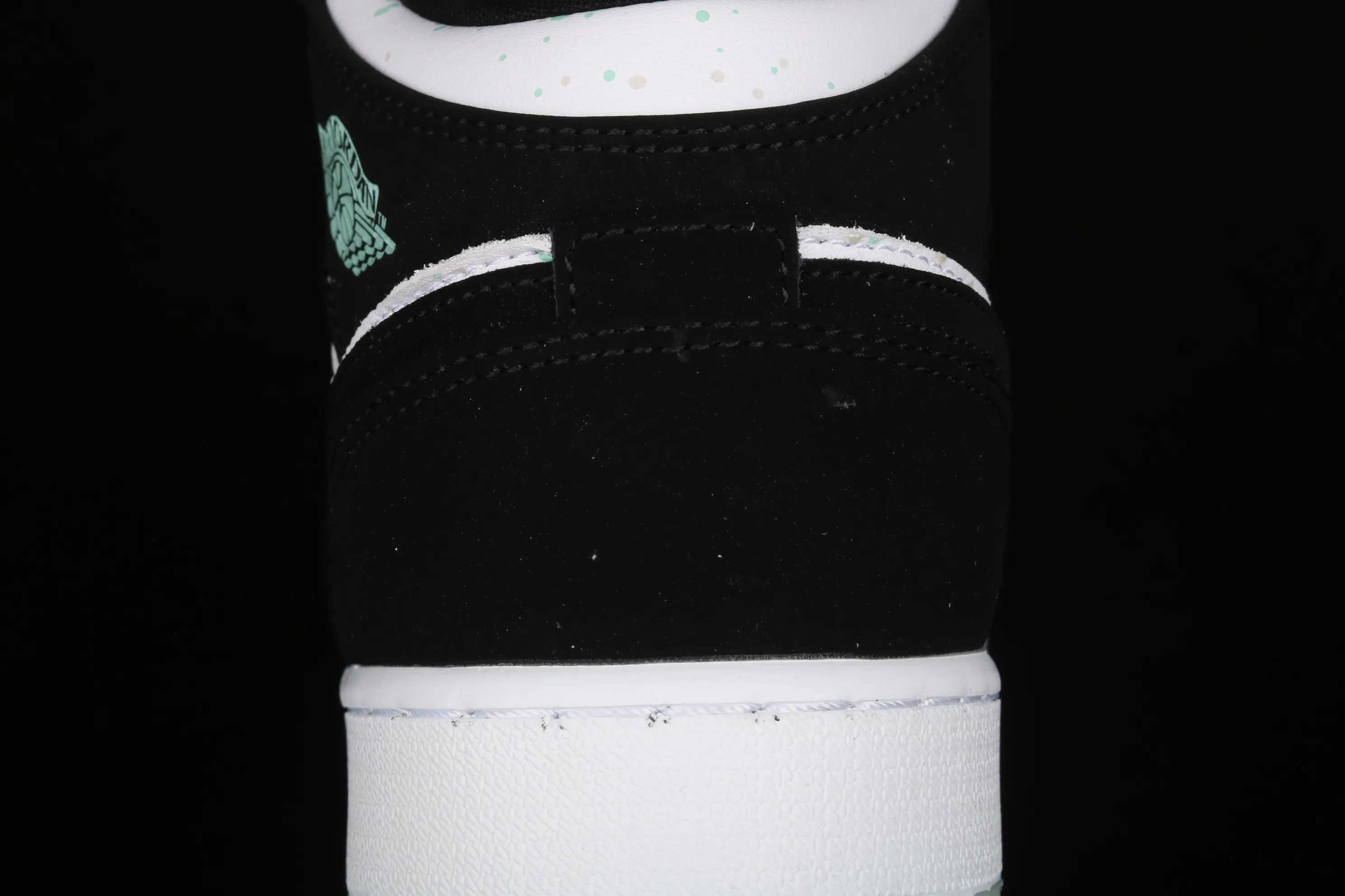 All categories Air Jordan Jordan series basketball shoes Air Jordan 1 Mid Air Jordan 1 Mid AJ1 Joe 1 black and white color luminous starry mid-top BQ6931-103